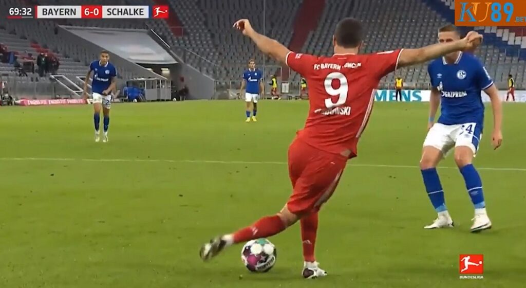 pha kiến tạo đẹp của lewandoski