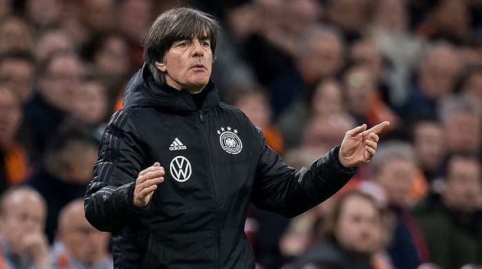 huấn luyện viên trưởng đội tuyển Đúc Low