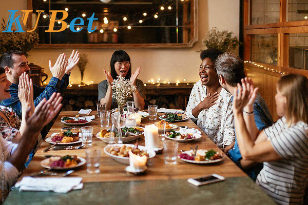 Mơ thấy đi ăn cùng bạn bè