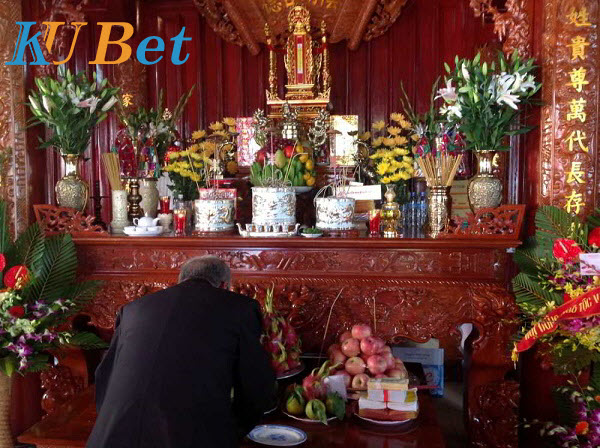 Không đặt bàn thờ đối diện cửa sổ