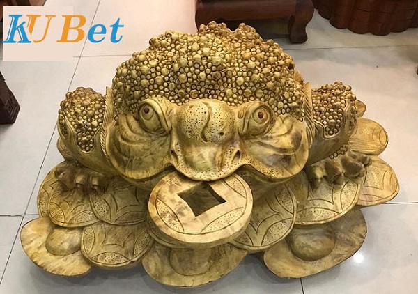 Chọn con cóc theo mệnh - tuổi của gia chủ