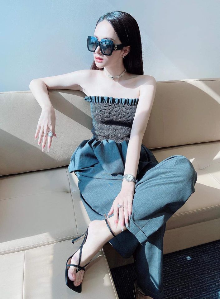 Người đẹp Hương giang này được khen ngày càng cải thiện nhan sắc, ngày càng trưởng thành.