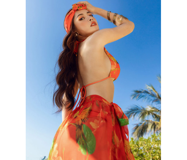 chi pu khoe nguc khung trong loat anh bikini - Cô nàng luôn tạo sức hút trong mỗi bức ảnh