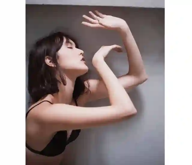 Bộ bikini hải lý trông khác lạ trước ống kính Bikini Hình HảiTú