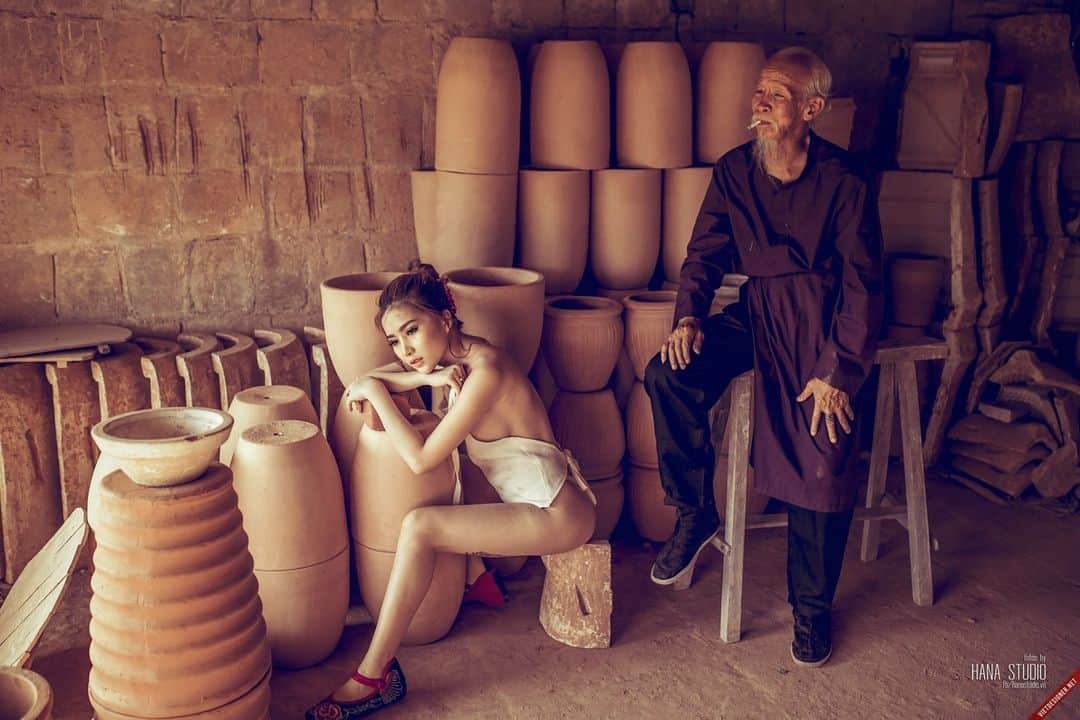 Hai Thôn nữ anh trai và Lão Hạc trong lò gốm