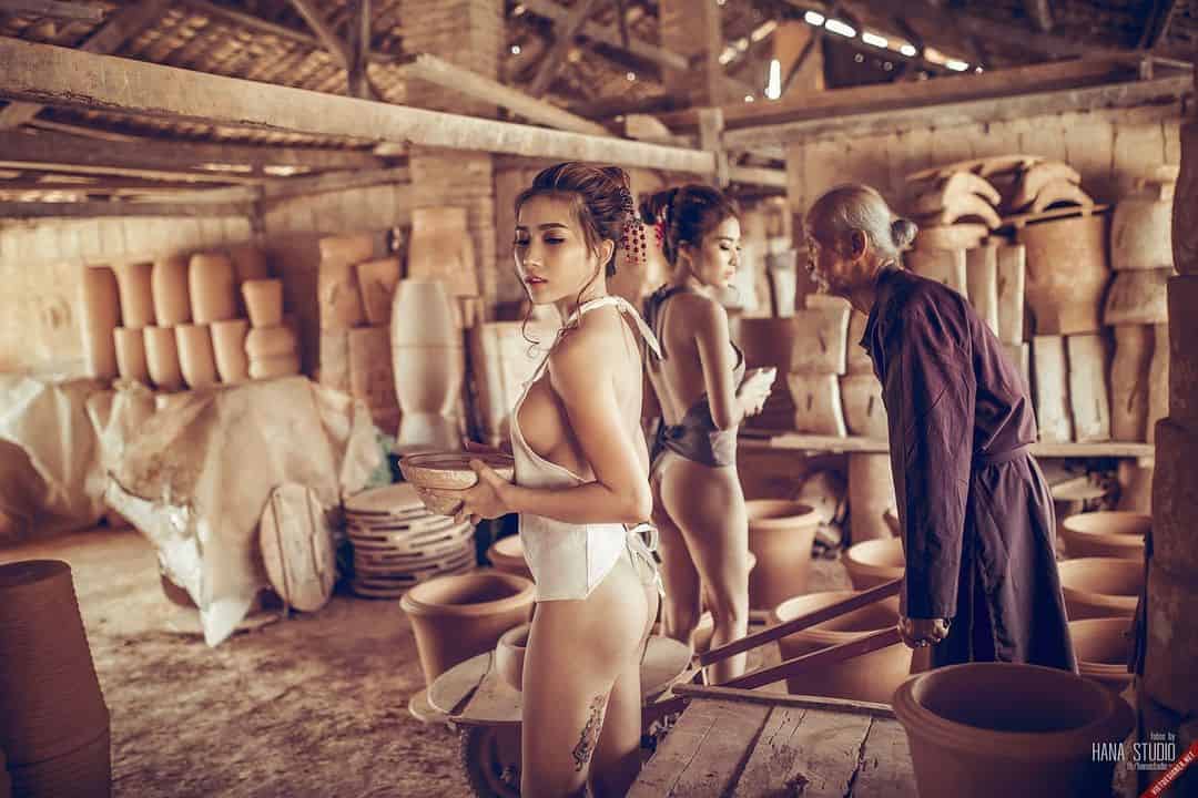 Hình ảnh Lão Hạc và hai Thôn nữ