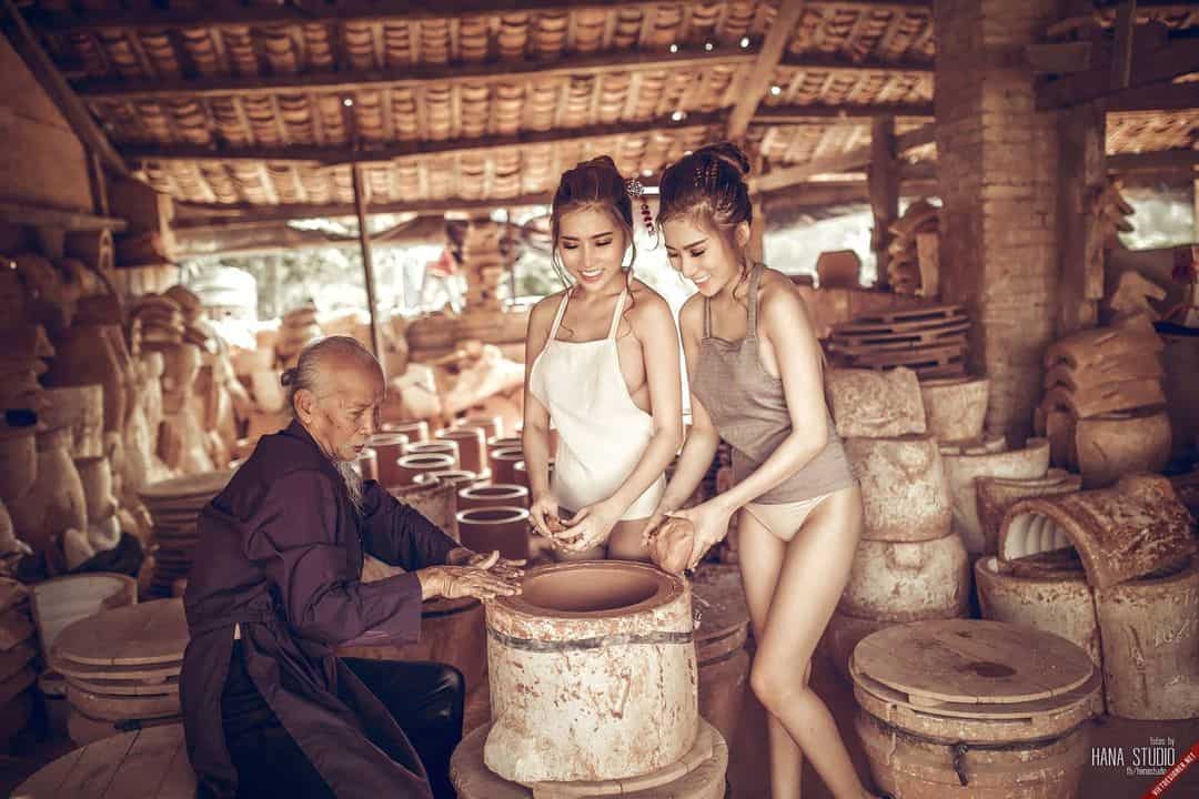 Ông già và hai Thôn nữ