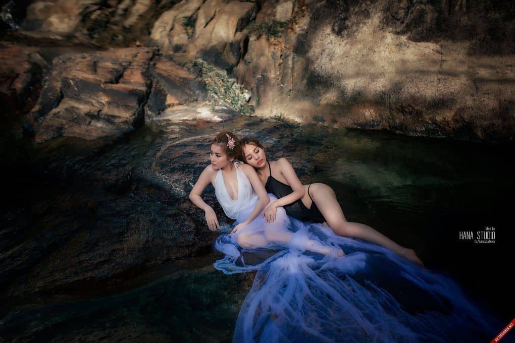 Video của hai Thôn nữ và một Lão Hạc trong lò gốm