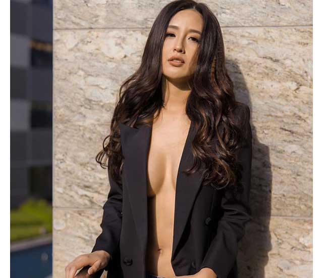 Hoa hậu Hyundai không ngại buông tay lon mai phuong thuy-Hoa hậu Hyundai không ngại buông tay