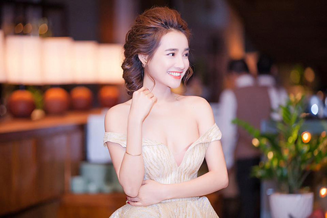 Diễn viên Quyên ru gợi cảm, Nhã Phương rạng rỡ hẳn lên