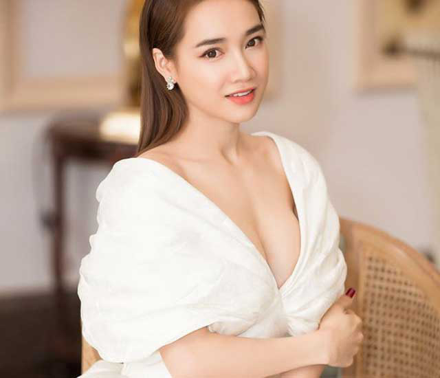 Anh là người gợi cảm nhất Nhã Phương - cô tự tin khoe vóc dáng gợi cảm trong bộ ảnh mới đây