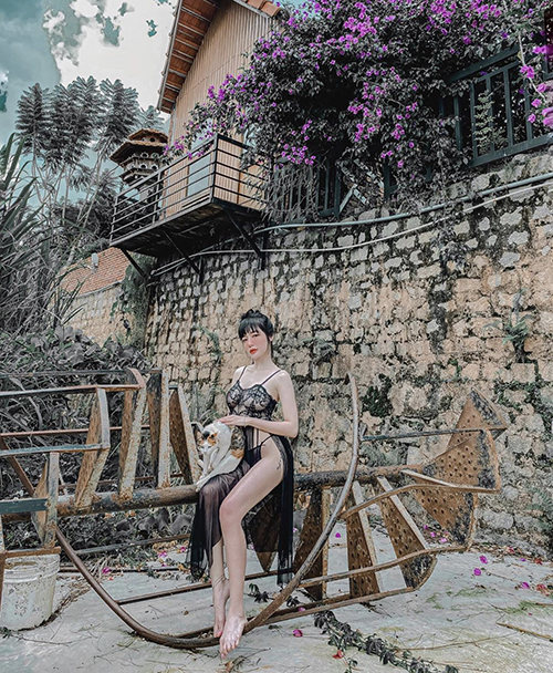 Elly Trần chuộng mặc đồ thiếu vải - 4