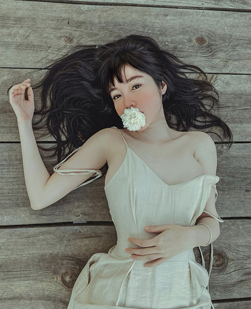 Elly Trần chuộng mặc đồ thiếu vải - 12