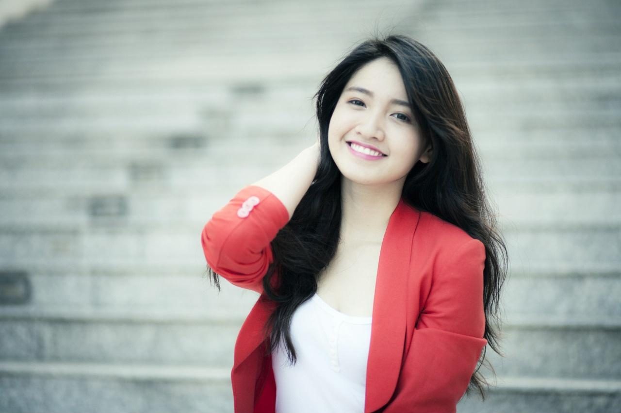 Nằm mơ thấy cô gái xinh đẹp là số mấy