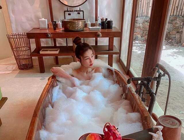 Chết tôi với bikini 9x