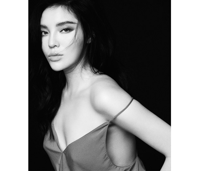 Hoa hau ky duyen sexy-Kỳ Duyên cực quyến rũ trong chiếc áo 2 dây không nội y