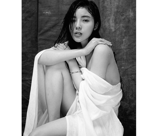 nguyen cao ky duyen nude-style "thư giãn" Đầy quyến rũ gợi cảm