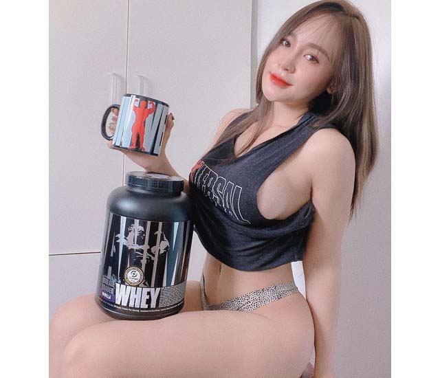 anh emily nguyen lo hang