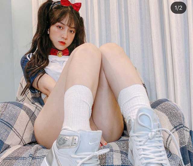 le bong lo anh an mac thieu vai - Hướng chụp khiến người xem đỏ mặt