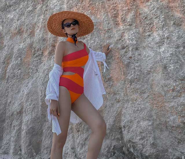 hinh anh set xi cua minh hang - Cách phối đồ khi mặc bikini giữa trời quá nắng của Minh Hằng