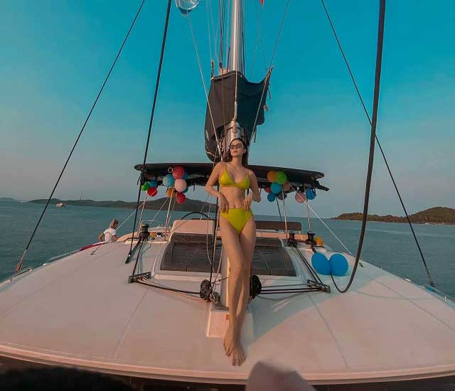 hinh khoa thân cua minh hang - Đôi chân dài miễn man trong set bikini hai mảnh khiến Minh Hằng cực kỳ quyến rũ