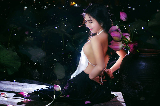 thanh bi không che - Thanh Bi thả rông không mặc áo ngực