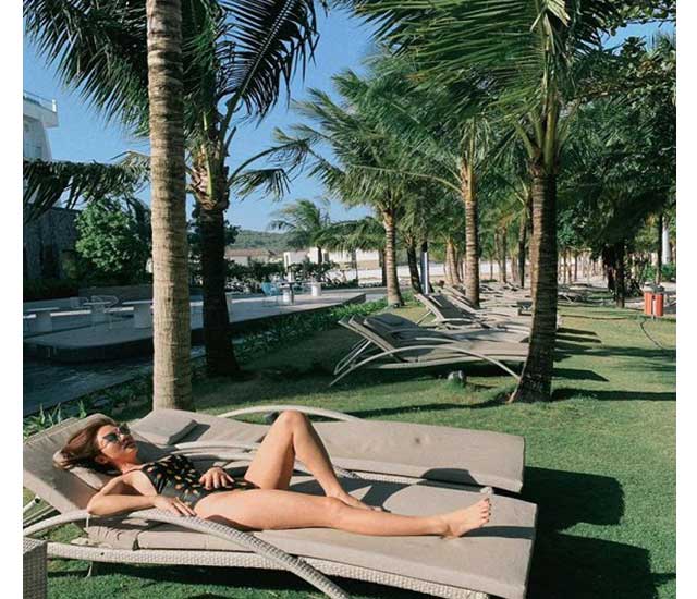 clip van mai huong quan he cung ban trai - Cô nàng thoải mái tắm nắng 