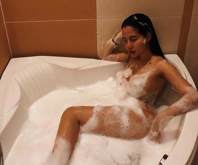 ruby quynh bikini sexy