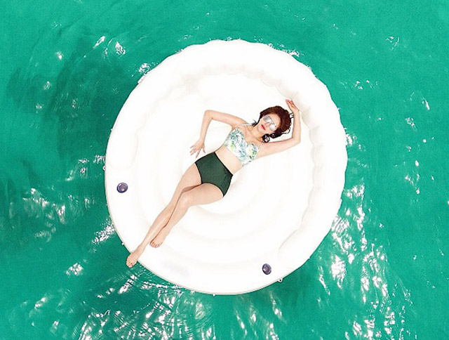 Bảo Thy lưu lại khoảnh khắc diện bikini trong chuyến du lịch sang chảnh