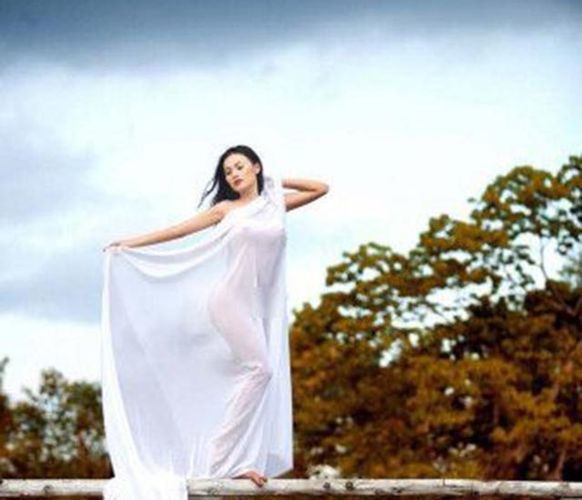 cao thuy linh khong mac noi y