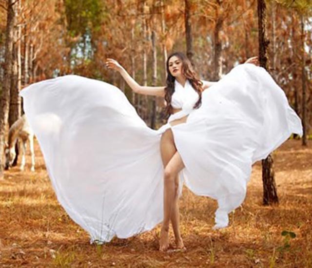 cao thuy linh khong mac quan lot