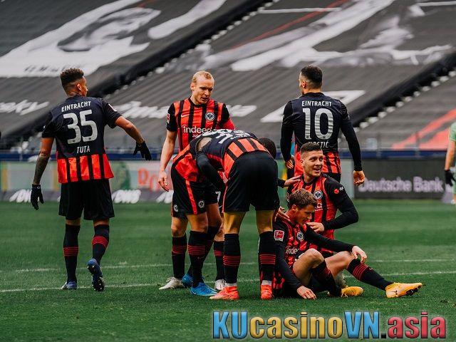 Soi kèo M'gladbach vs Frankfurt