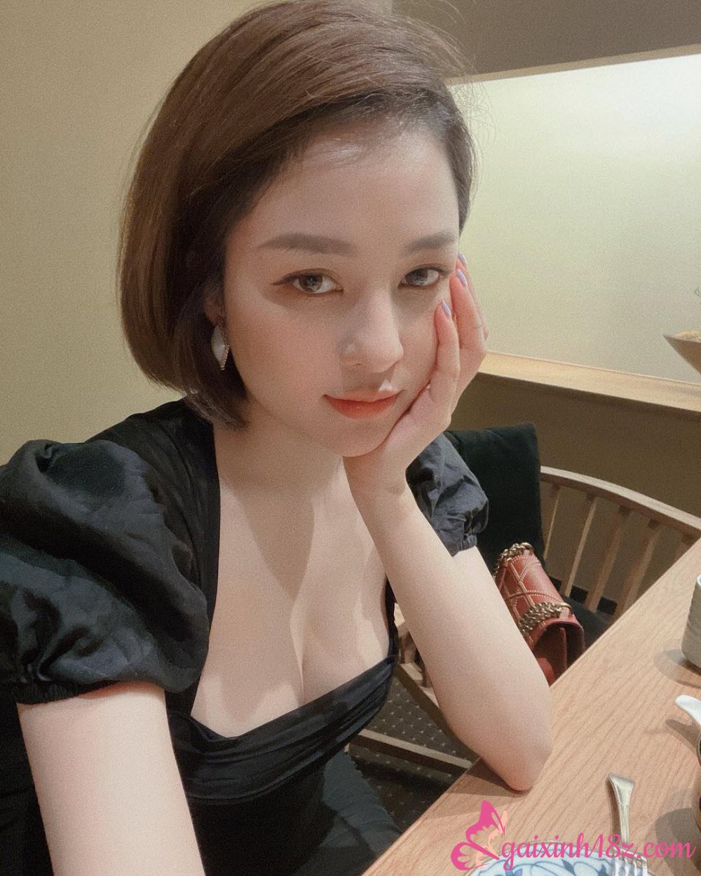 Mặt mộc hot girl trâm anh