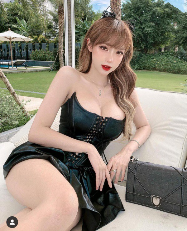 Mym Trần sở hữu vóc dáng body chuẩn