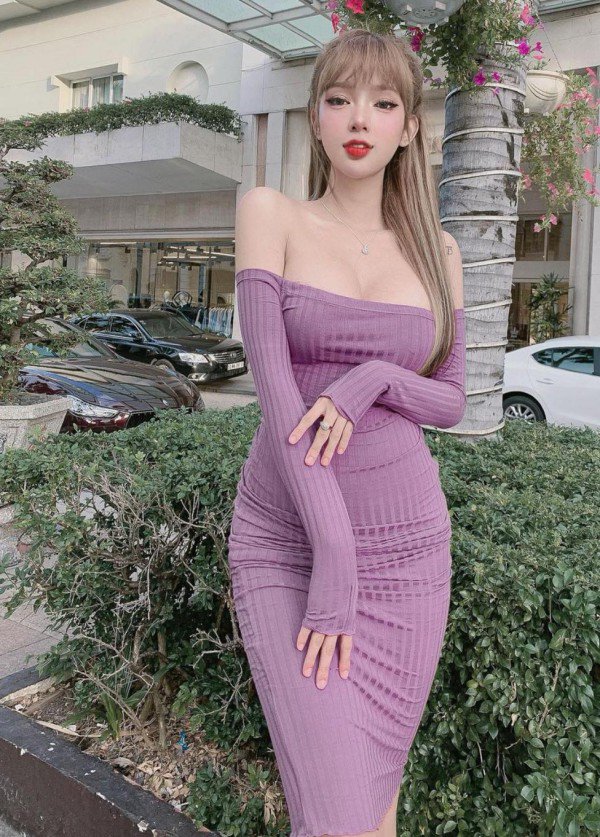 Mym Trần bó sát ôm thân thể