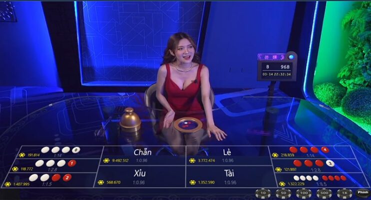 MC Hera có gương mặt đẹp như Tây