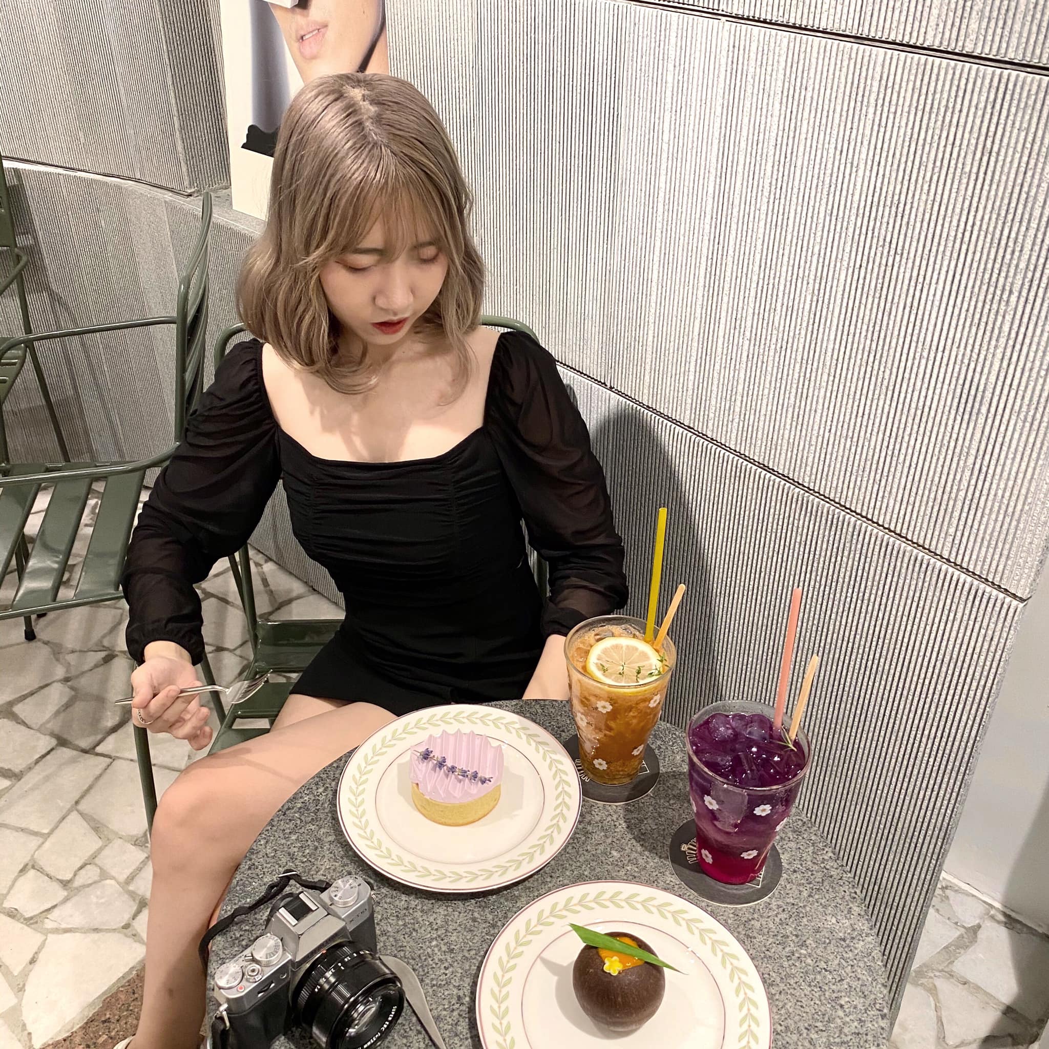 Đây là hình tượng 1 cô gái nghèo cả về vật chất lẫn tinh thần Đây là hình tượng 1 cô gái nghèo cả về vật chất lẫn tinh thần