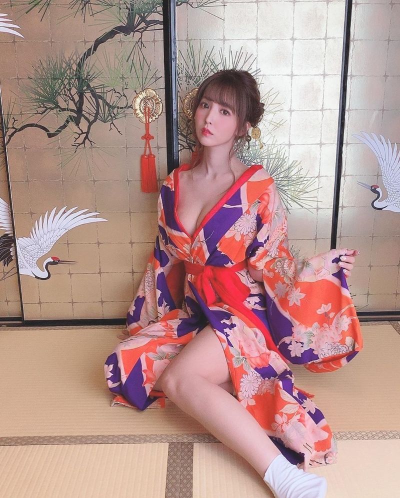 Vẻ đẹp tự nhiên của cô đã tốn rất nhiều giấy mực của giới truyền thông