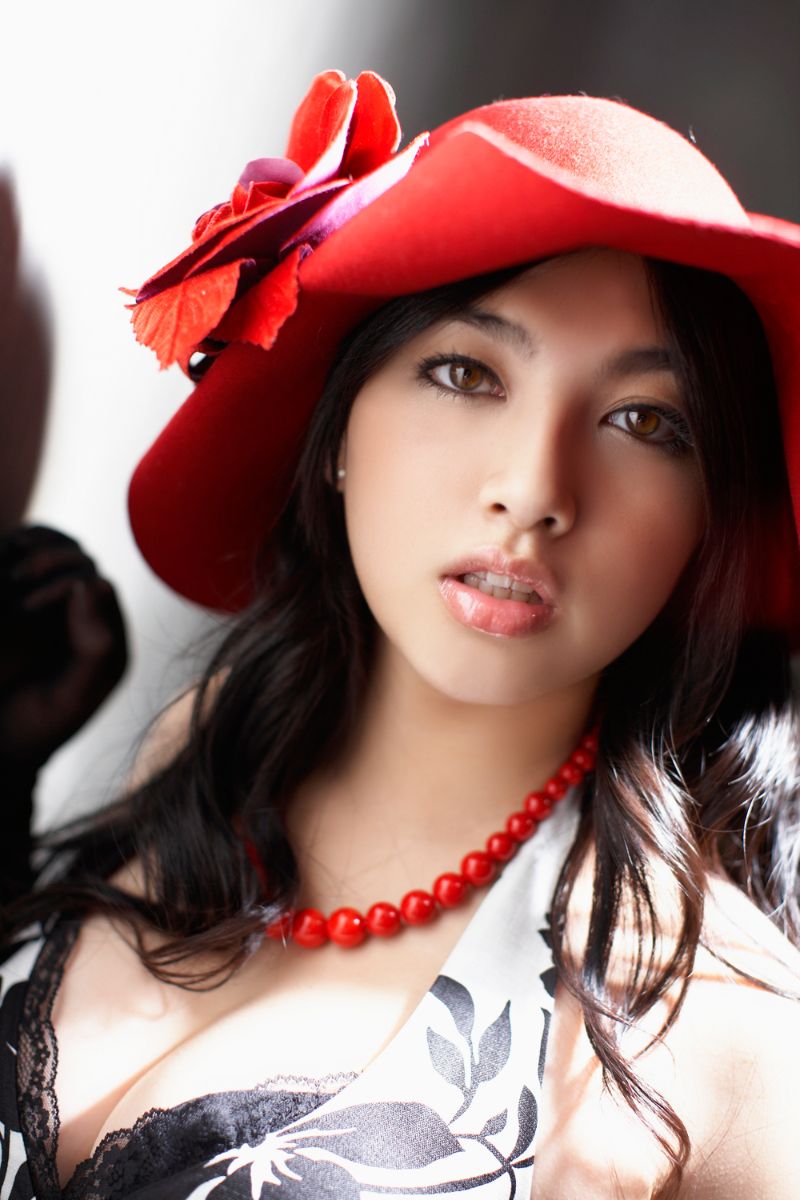 Cô được xem là biểu tượng sexy của Nhật Bản