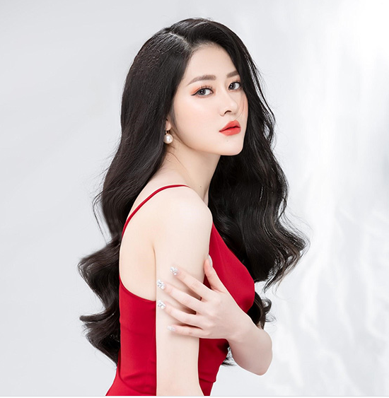 Trần Ngọc Phương Mai sexy bikino áo đỏ