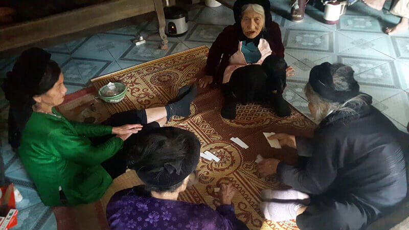 Bài thường được chơi vào <span class='marker'>những</span> dịp lễ Tết