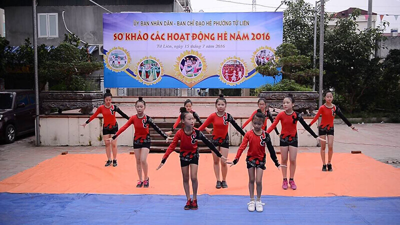 Các vận động viên sẽ phải thực hiện một loạt các động tác theo điệu nhạc nhịp nhàng