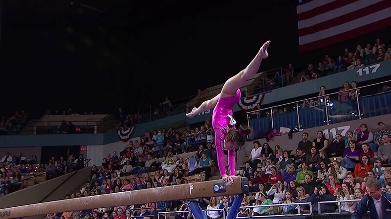 Môn thể thao này đòi hỏi các vận động viên phải thực hiện nhiều động tác khác nhau