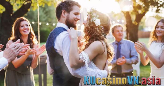 lời chúc đám cưới hay ngắn gọn