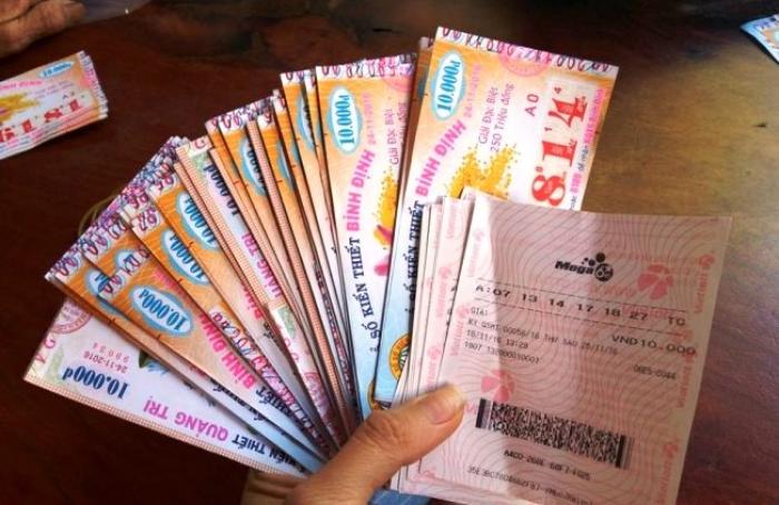 Trả lời câu hỏi 1 ngày có bao nhiêu người trúng số?