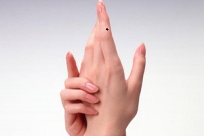 Nốt ruồi ở ngón trỏ tốt hay xấu?