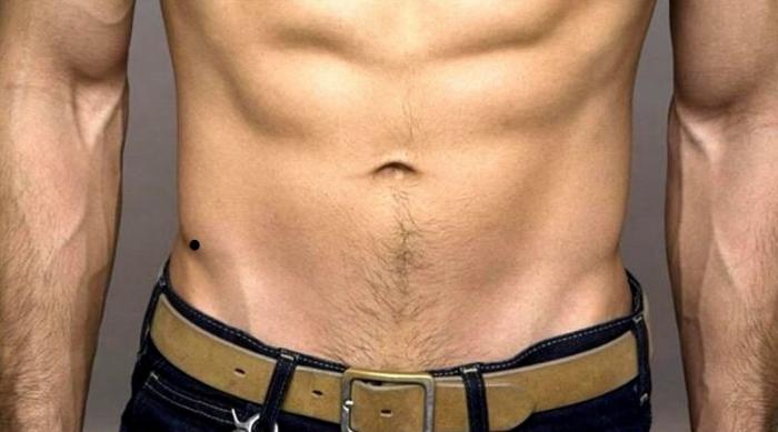 Tính cách của người có nốt ruồi ở bụng như thế nào? 703078315