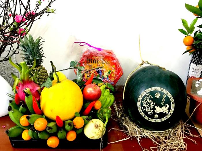 Hé lộ cách bày mâm quả trên bàn thờ ba miền 1583871438
