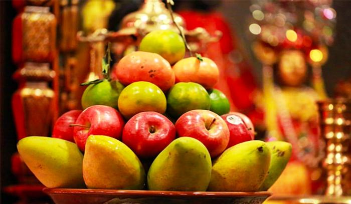 Hé lộ cách bày mâm quả trên bàn thờ ba miền 1583871438