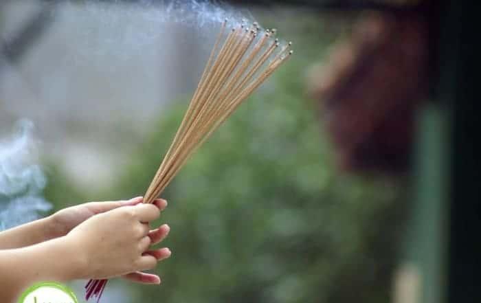 Thờ cô hồn là gì? Cầu cho hương hồn thắp vài nén hương